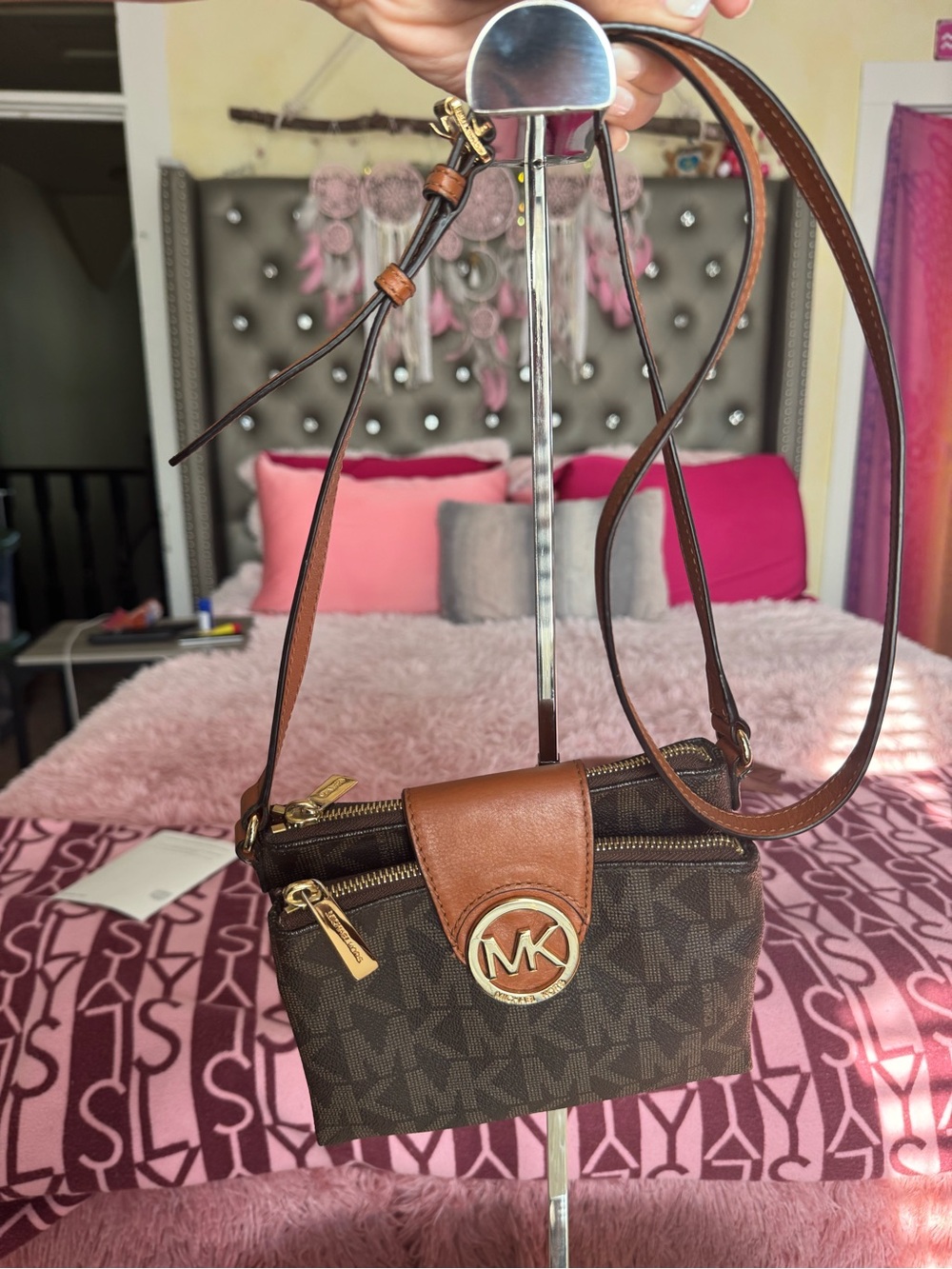 Michael Kors Fulton
Crossbody Bag Brown
Monogram Adjustable Strap
Flap Classic - Picture 15 of 15